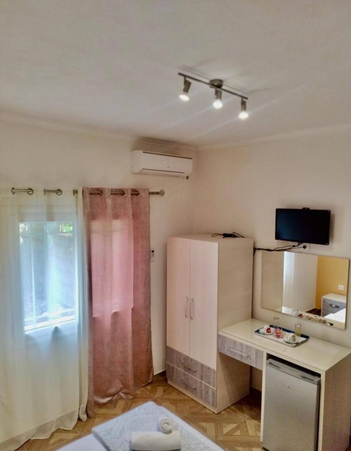 Dagos Rooms Dhërmi Exteriér fotografie